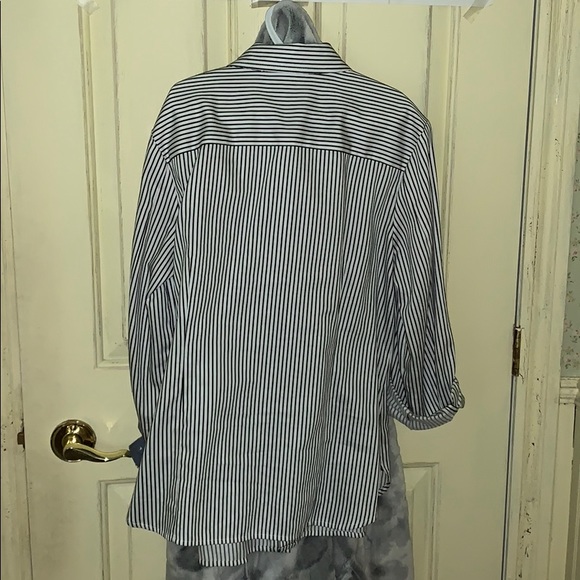 Tommy Hilfiger blouse - Picture 2 of 2